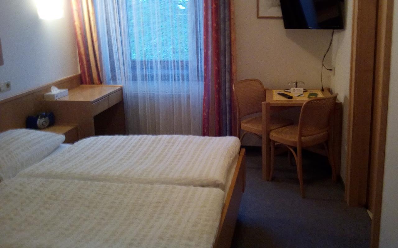 Hotel Zum Goldenen Hirschen Göstling an der Ybbs Екстериор снимка
