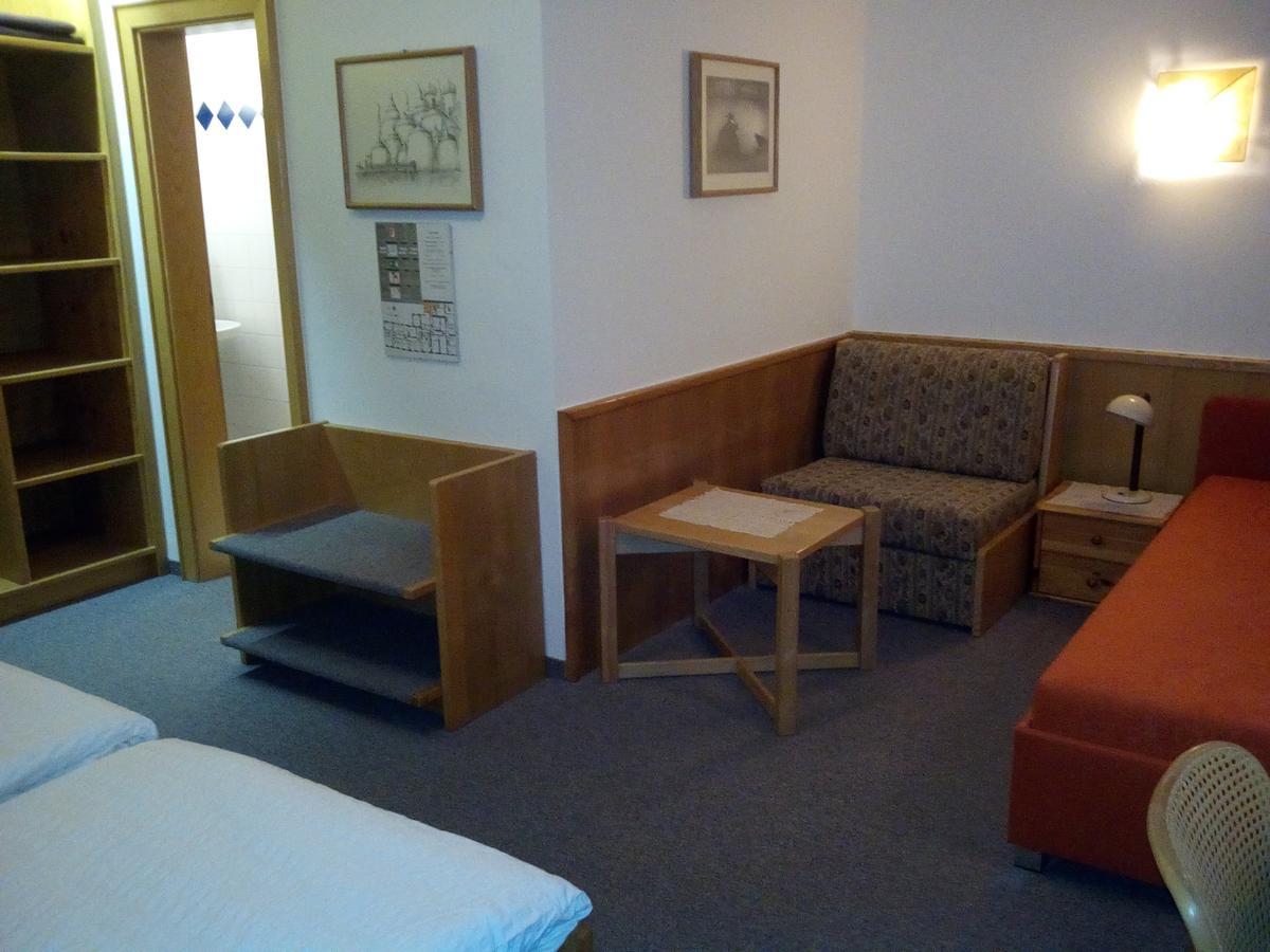 Hotel Zum Goldenen Hirschen Göstling an der Ybbs Екстериор снимка