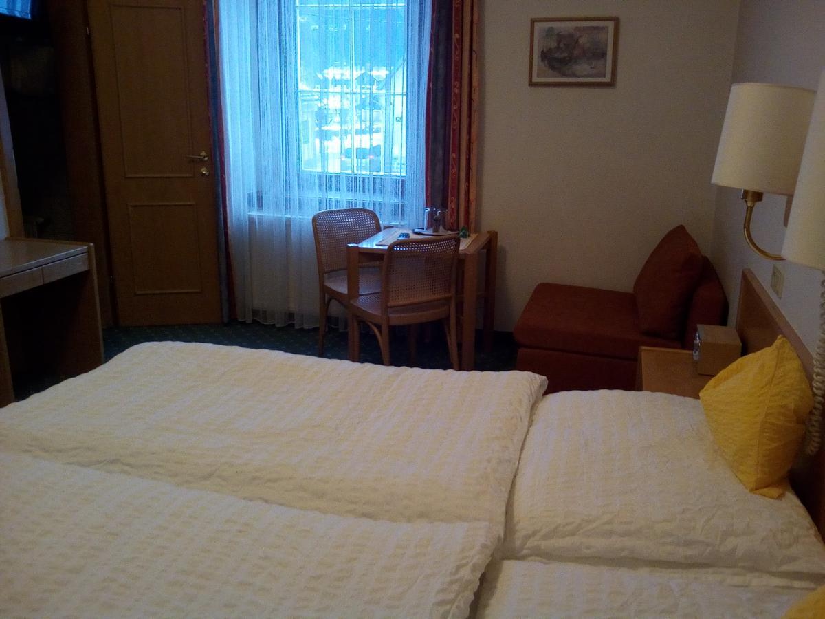 Hotel Zum Goldenen Hirschen Göstling an der Ybbs Екстериор снимка