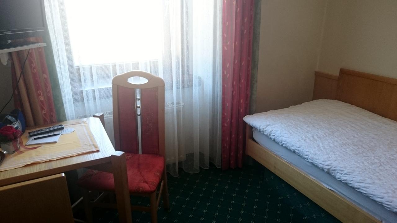 Hotel Zum Goldenen Hirschen Göstling an der Ybbs Екстериор снимка