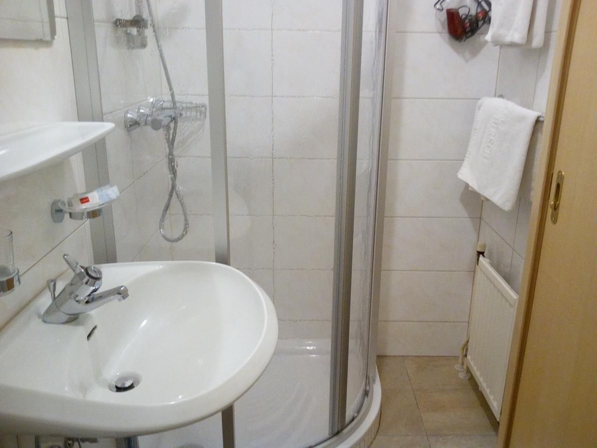 Hotel Zum Goldenen Hirschen Göstling an der Ybbs Екстериор снимка