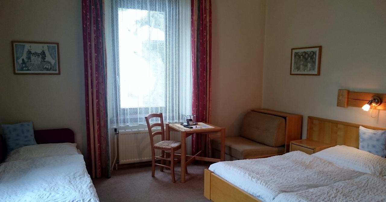 Hotel Zum Goldenen Hirschen Göstling an der Ybbs Екстериор снимка