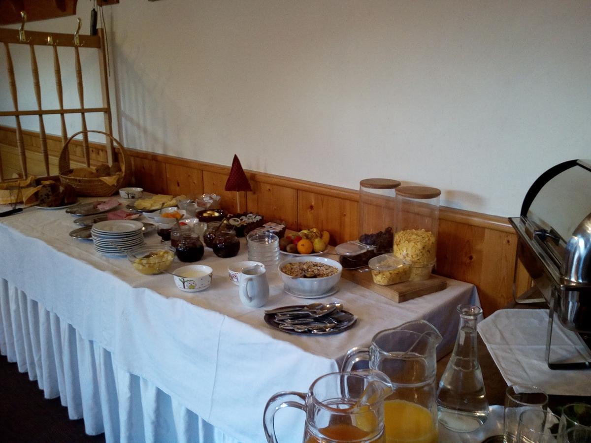 Hotel Zum Goldenen Hirschen Göstling an der Ybbs Екстериор снимка